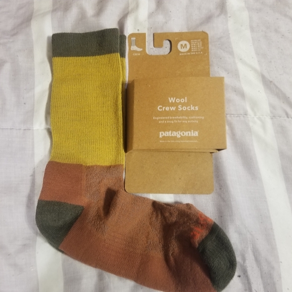 Patagonia  Men's Crew Socks  Cabin Gold  Merino Wool NWT Unisex - Picture 2 of 7